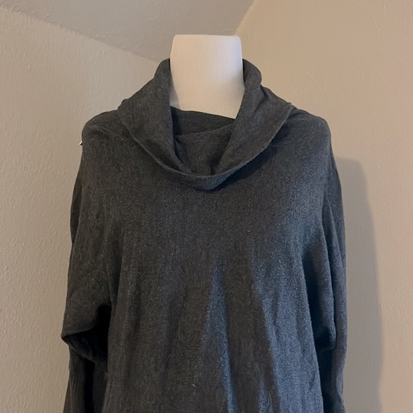 Michael Kors Tunic Sweater Top - Picture 5 of 6